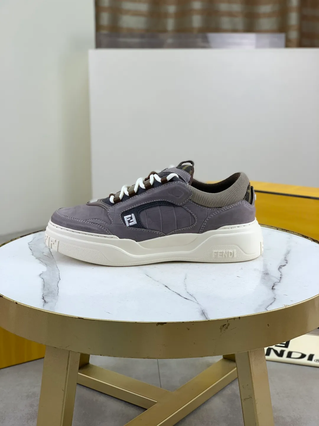 Men's Men's Shoes 💰P800 New Style 💰💎💎💎Summer Hot Style [FENDI Fendi] Top Version 🆕New slip-on sneakers, wavy soles engraved with original words. Embossed Fendi Flow lettering on the heel. The upper is made of high-end calfskin and breathable materials. Original lining with tone-on-tone details decorated with innovative handcrafting techniques. Ultra-light and wear-resistant TPU and IP foam soles, overall lightweight and comfortable. Size:39-44 (38 45 can be customized)